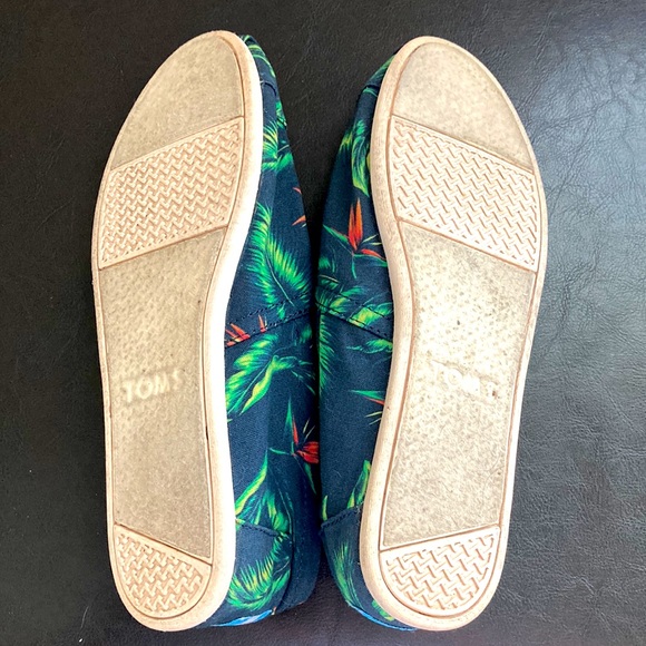 Tom’s Birds of Paradise Slip Ons - Picture 5 of 7